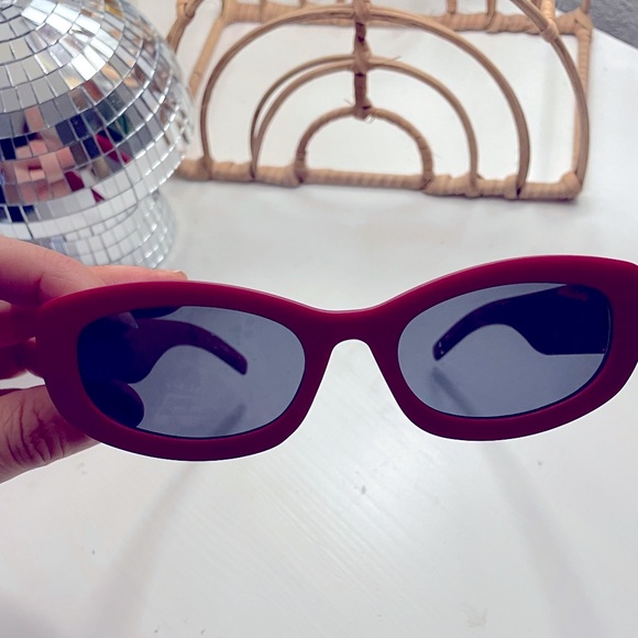 Hugo Boss Red 90s Vibe Branded Temples Sunglasses - Picture 3 of 10